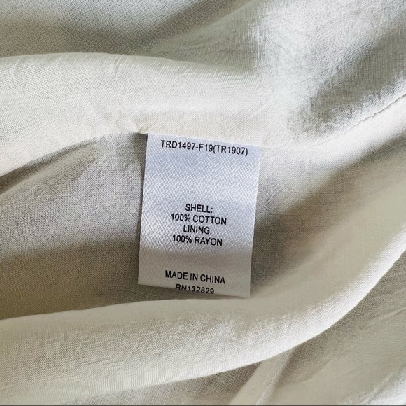 Tularosa babydoll vacation shift dress in large gingham prints - Picture 9 of 9